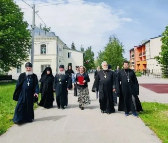 На территории социально-оздоровительного центра «Пугачевский»  состоялся круглый стол на тему: «Роль Николаевского викариатства в духовной жизни саратовского Заволжья».