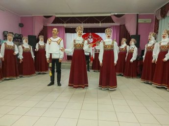 У нас в гостях МАУК «КДЦ г.Пугачева» «НК» Хор «Русская песня» с концертной программой