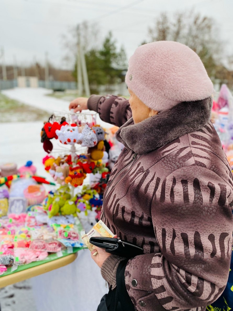 Благотворительная ярмарка в "Пугачёвском"