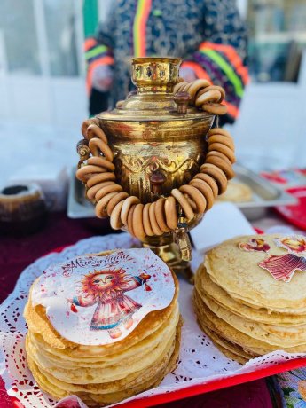 Масленица - один из самых почитаемых русских праздников, символизирующих проводы зимы и обновление природы!