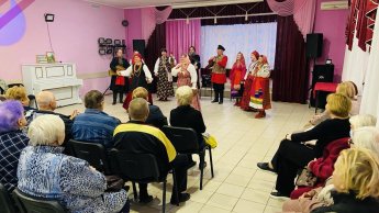 На гостеприимной сцене клуба оздоровительного центра «Пугачевский» состоялся концерт фольклорного ансамбля «БалаганЪ» 