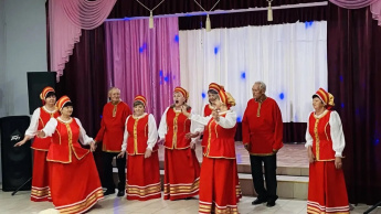 Песня собирает друзей